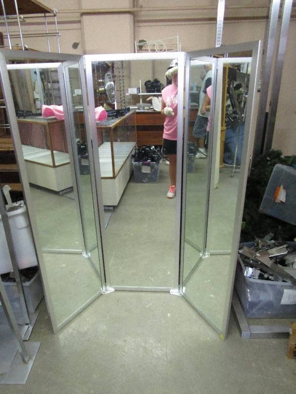 Retail Dressing Room Portable Three Sided Mirror Almost