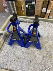 lot 36903 image: Pair of 2 Ton Jack Stands