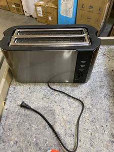 lot 36979 image: TOASTER MODEL T-31AUC