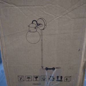 lot 38213 image: WALL MOUNT READING LIGHT
