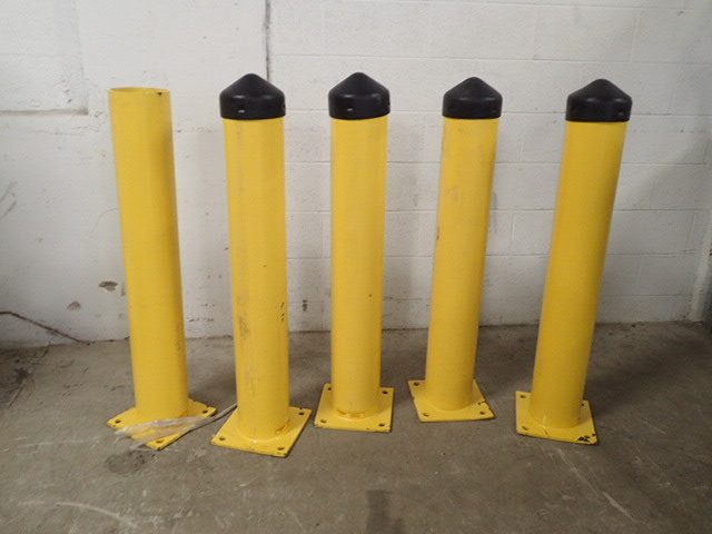lot 7007 image: (5) Eagle Steel Guide PostBollards