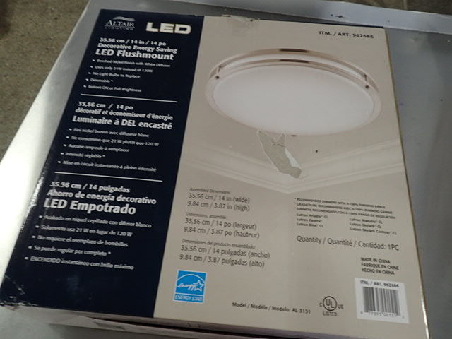 lot 7093 image: 14 LED Decorative Energy Saving Flushmount Light