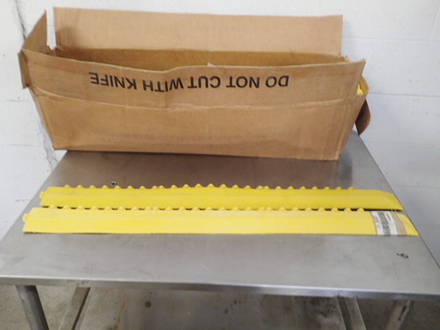 lot 7027 image: NoTrax Floor Matting Saddle Trax W Red Stop