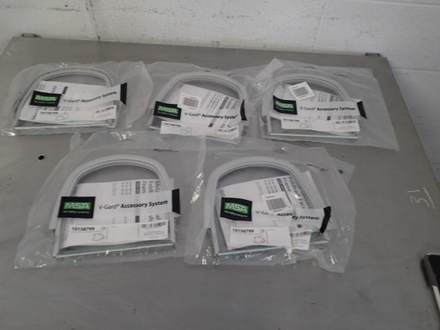 lot 7039 image: Universal Metal V-Gard Frames