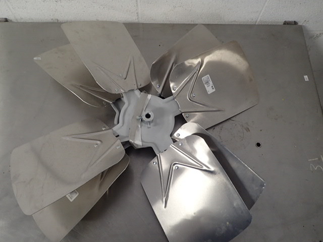 lot 7057 image: Trane Fan Blades 28 Model FAN01892