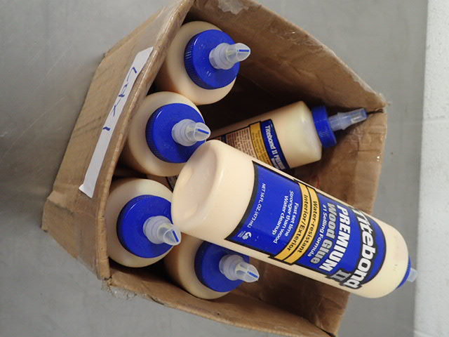 lot 7059 image: (6) Titebond II Premium Wood Glue