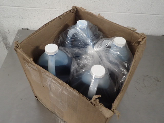 lot 7065 image: (4) Containers of Vehicle Wash and Wax