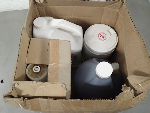 lot 7066 image: Misc. Lot of Cleaning Goods