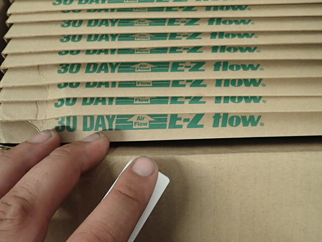 lot 7160 image: (24) 14 x 20 x 1 Air Filters