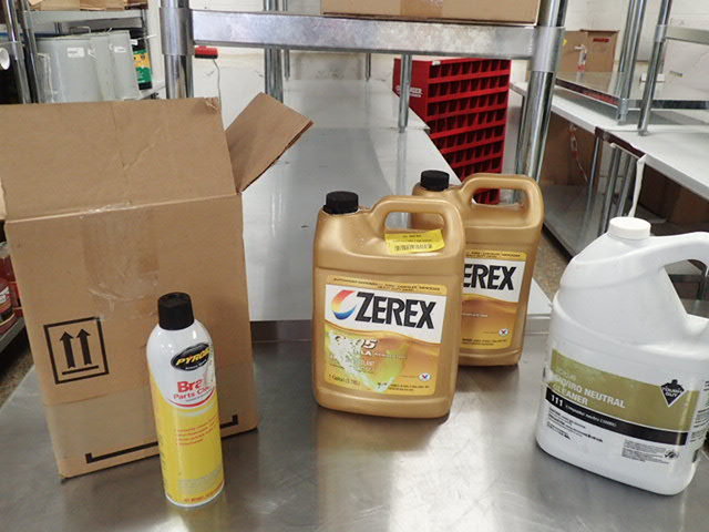 lot 7200 image: BrakeParts Cleaner, Zerek G-05 Coolant and Neutral Cleaner