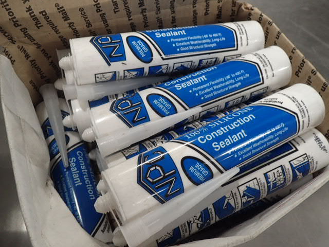 lot 7212 image: Lot of NPC Construction Sealant