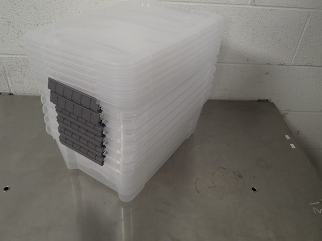 lot 7188 image: (6) Plastic Containers