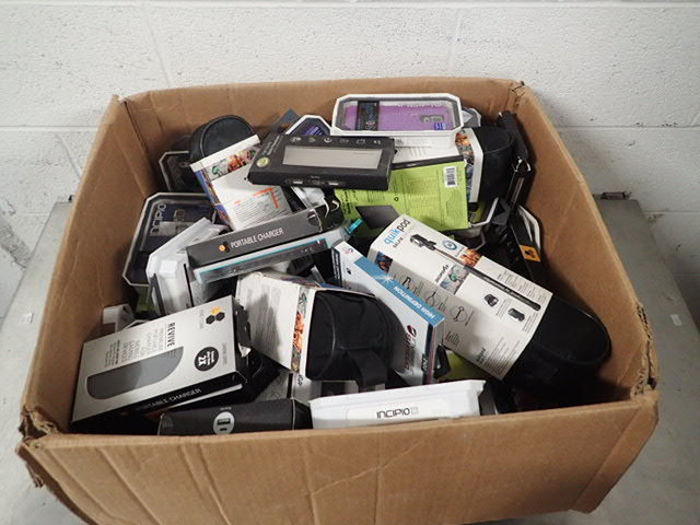 lot 260 image: Lot of Misc Phone Accessories