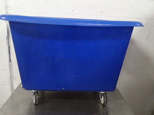 lot 267 image: Royal Basket Truck Cube Truck, 14 cu. yd. Volume Capacity, 600 lb. Load Capacity, 24 Overall Width