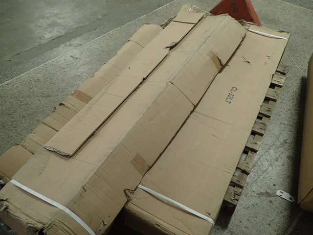 lot 7278 image: Lot of Tile Display Cases