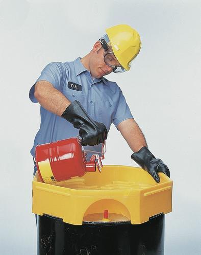 lot 7252 image: Drum Funnel Diameter 23 58 Inch No Spout - GR0396948