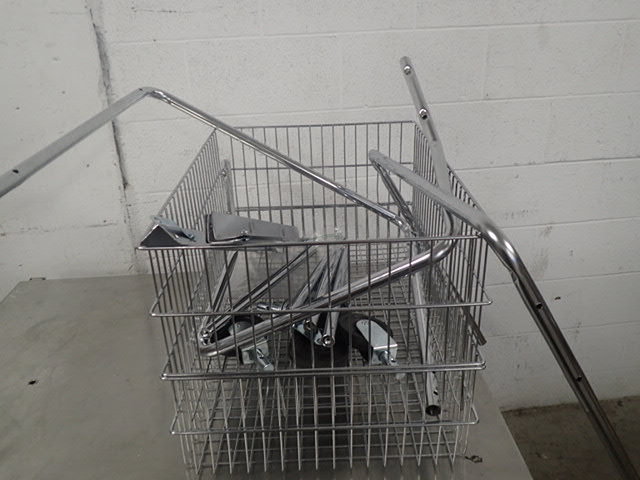 lot 7260 image: 18 x 25 Metal Basket with Casters