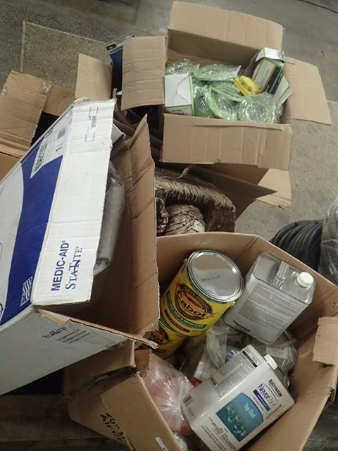 lot 7261 image: Deck Stain, Heavy Duty Toilet Seat, Hand Soap and More