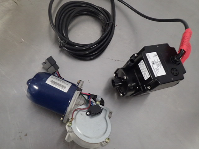 lot 7270 image: WEXCO H131 Wiper Motor 12V and Little Giant 2E-38N-WG Permanently Lubricated Small Submersible Pump