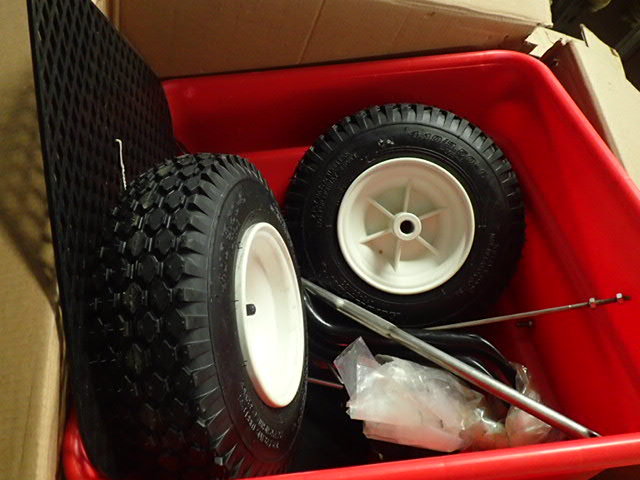 lot 7505 image: Earthway Ev-N-Spred Broadcast Seed Speader