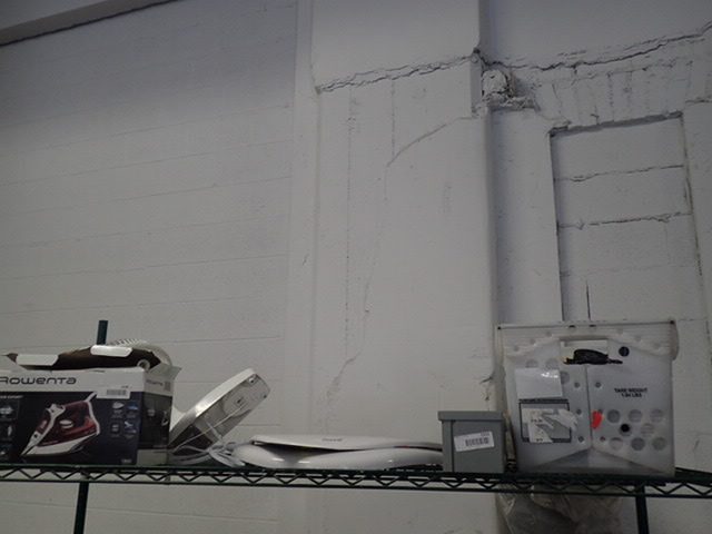 lot 7508 image: Rack of Misc. Goods