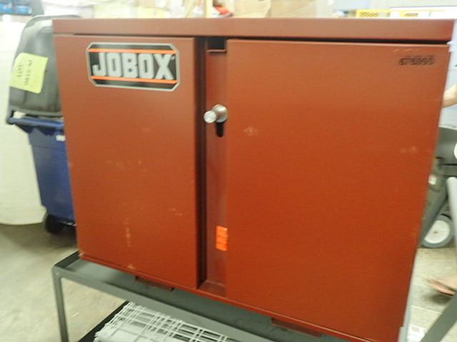 lot 33 image: Mobile Workbench 43-78 x 26-78 x 38-12In - GR0613191