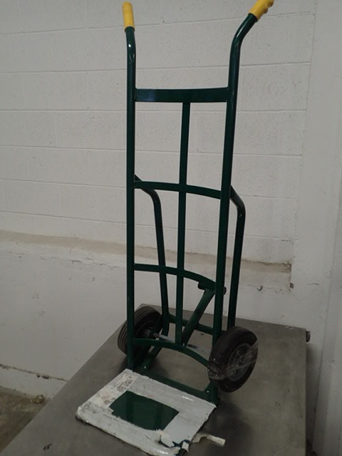 lot 121 image: Dual Handle 800lb Hand Truck