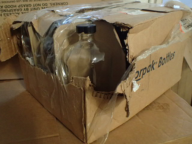 lot 43 image: 1 Dozen 32OZ Flint Glasses