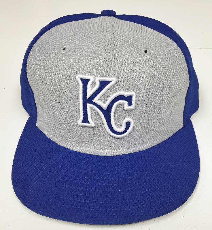 lot 1026 image: Royals Game Used Hat - Johhny Gomes 2015 World Series Championship Team Game Used Hat - Official KC Royals Store Hat