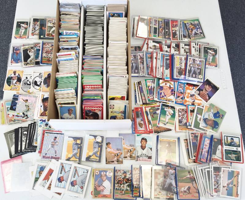 lot 1011 image: 3,200 Count Box Jam Packet With Baseball Superstars - Rookies - Inserts & More - Book Value Over $500 - A True Treasure Hunt