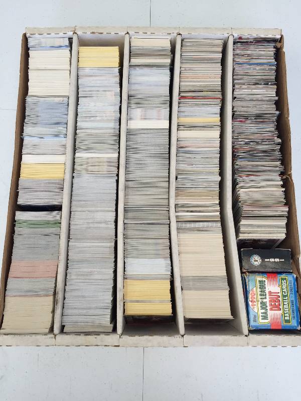 lot 1084 image: 5,000 Count Box Jam Packet With Mixed Sports Superstars - Rookies - Inserts & More - Book Value Over $500 - A True Treasure Hunt