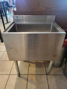 lot 9538 image: Regency Stainless Sink