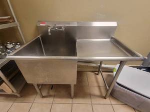 lot 9560 image: Stainless Steel Sink