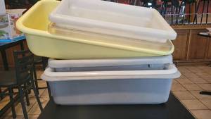 lot 9570 image: Dishwashing Tubs and Food Storage Containers