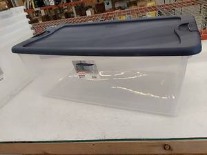 lot 51109 image: Sterlite 106qt latching box