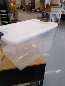 lot 52012 image: 8 - Sterilite latching boxes 64qt