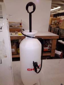 lot 11138 image: Chapin 20543 3 Gallon Lawn Sprayer With Bonus Foaming Nozzle Translucent White