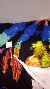lot 19988 image: Blessliving tie Dye Comforter 1, quilt 2 pillow case