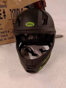 lot 43112 image: bell bike and skate helmet ages 8