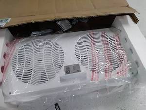 lot 46155 image: 9 Twin window fan with remote