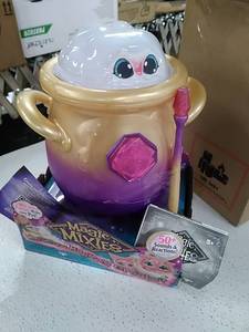 lot 46166 image: MAGIC MIXIES TOY