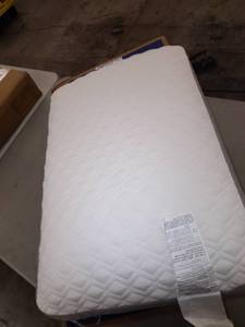 lot 48030 image: Comfy Memory Foam Soft pillow