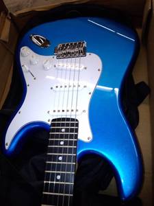 lot 48049 image: 39 Inch Electric Guitar Beginner