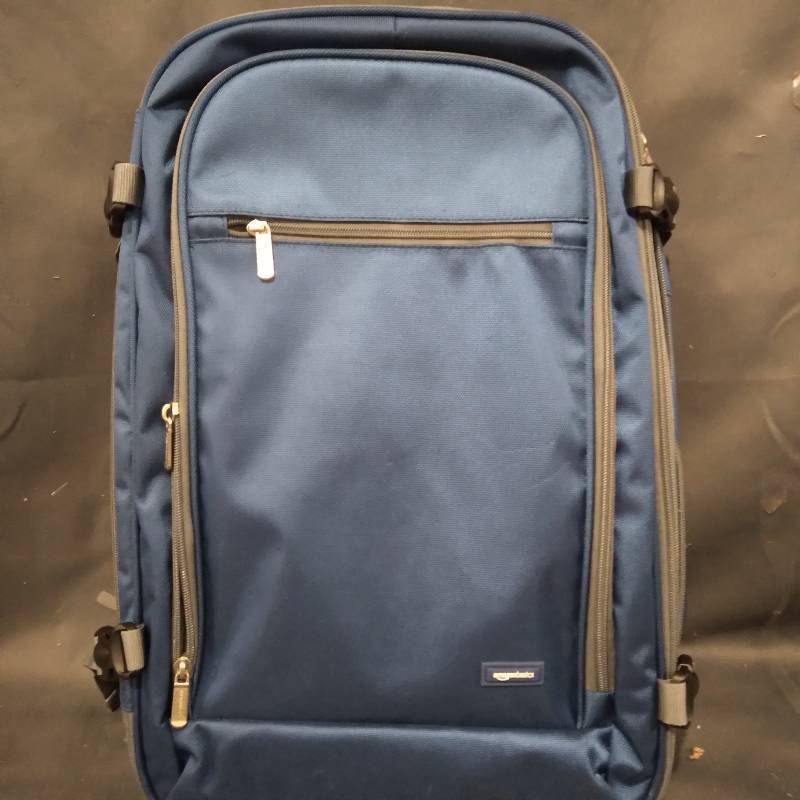 lot 29526 image: AMAZON BASICS BACKPACK HEAVY DUTY DARK BLUE