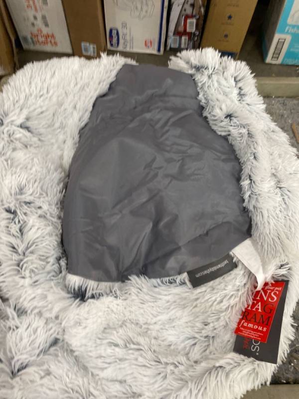 lot 29127 image: Outer Shell - Donut Bed Shag Frost 30XZP
