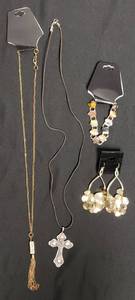lot 140 image: Costume Jewelry #2
