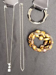 lot 142 image: Costume Jewelry #4