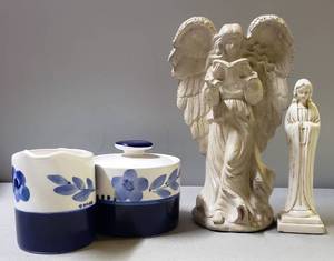 lot 157 image: Misc. Home Decor #5, Including Gibson Housewares Sugar & Creamer Dishes