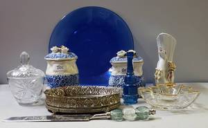 lot 160 image: Misc. Home Dcor #7, Including Tea & Coffee Containers WLids, (5.5 x4)