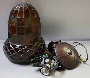 lot 181 image: Lighting Dcor
